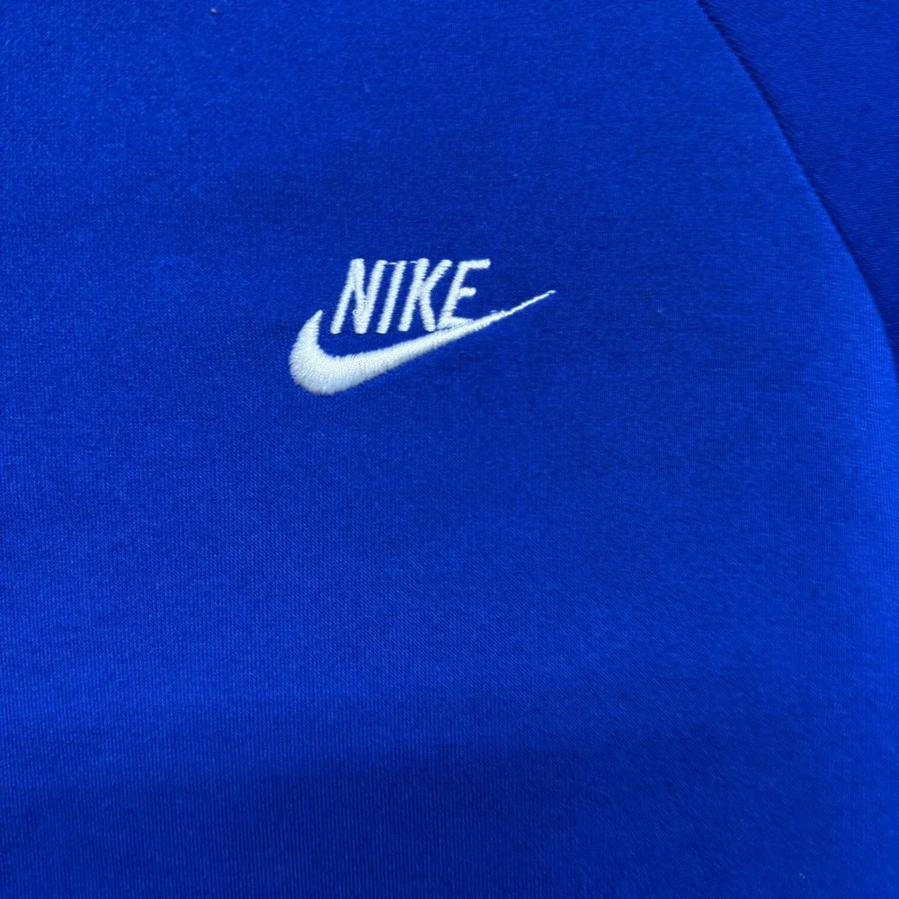 Nike score sporty